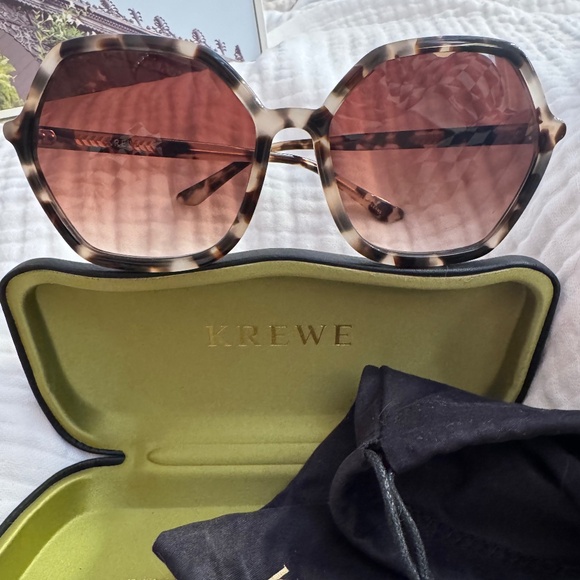 KREWE Jackie malt multi sunglasses black white new main image 8